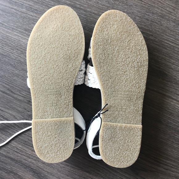 🆕Urban Outfitters ankle wrap sandals - Picture 2 of 5